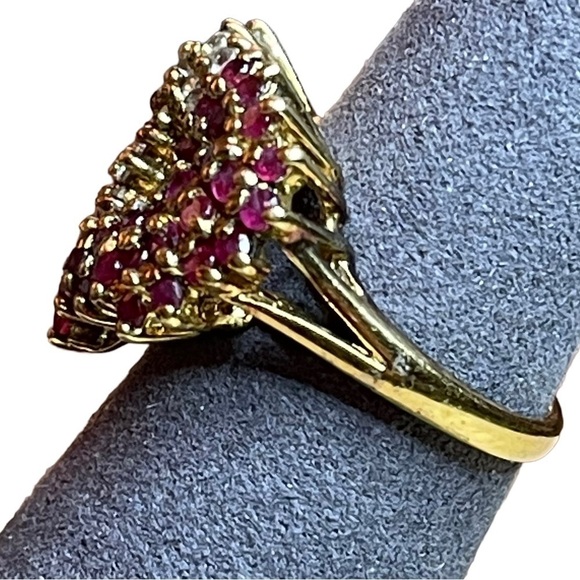 Estate Gold Vermeil 925 Sterling Silver Ruby & CZ Cluster Heart Cocktail Ring - Picture 5 of 9